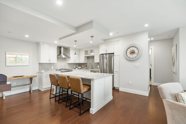 201 Elliott St 510, Beverly, MA 01915