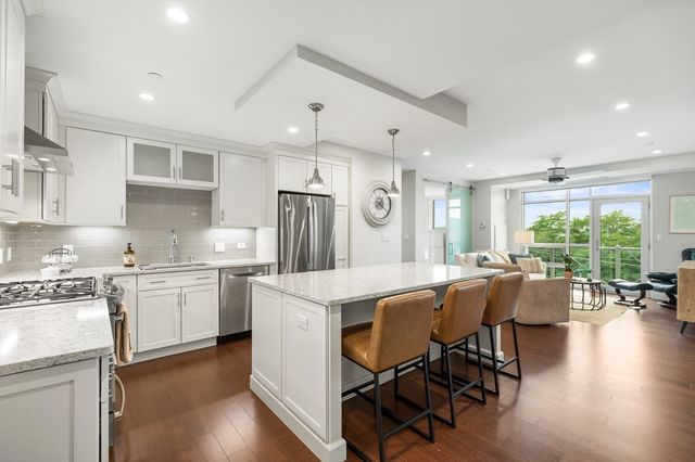 201 Elliott St 510, Beverly, MA 01915