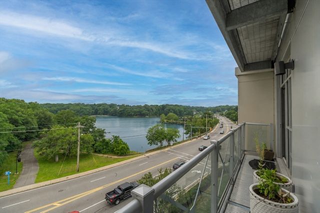 201 Elliott St 510, Beverly, MA 01915