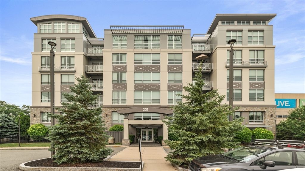 201 Elliott St 510, Beverly, MA 01915