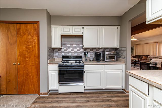 39671 Arbor Street, Harrison Charter Township, MI 48045