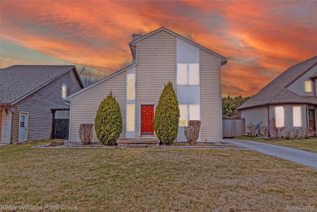 39671 Arbor Street, Harrison Charter Township, MI 48045