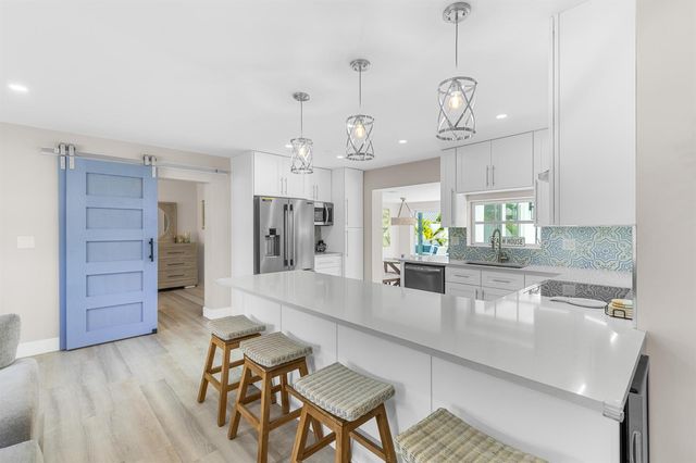 612 SE 10th Avenue, Deerfield Beach, FL 33441
