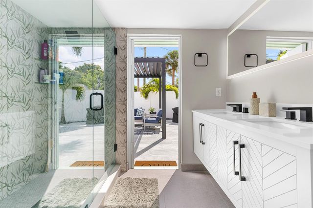 612 SE 10th Avenue, Deerfield Beach, FL 33441