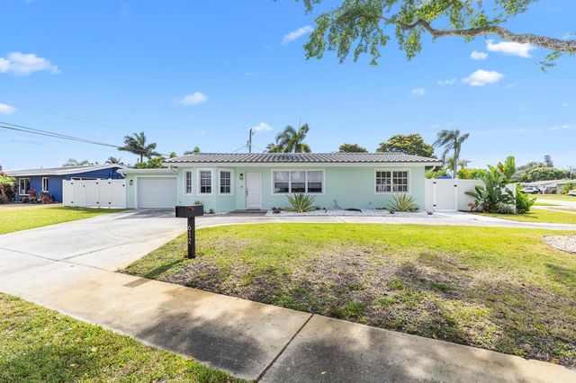 612 SE 10th Avenue, Deerfield Beach, FL 33441