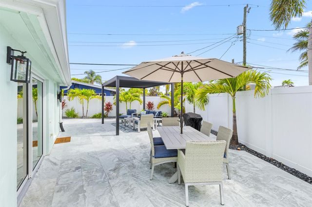 612 SE 10th Avenue, Deerfield Beach, FL 33441