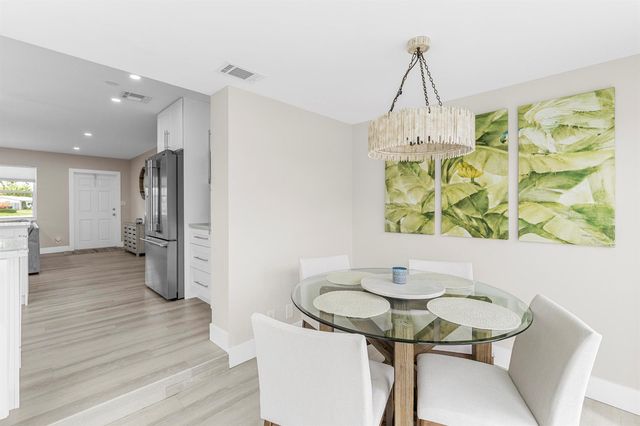 612 SE 10th Avenue, Deerfield Beach, FL 33441
