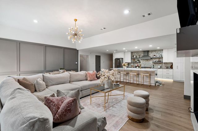 40 Wellington Court, Sugar Land, TX 77478