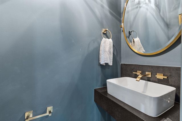 40 Wellington Court, Sugar Land, TX 77478