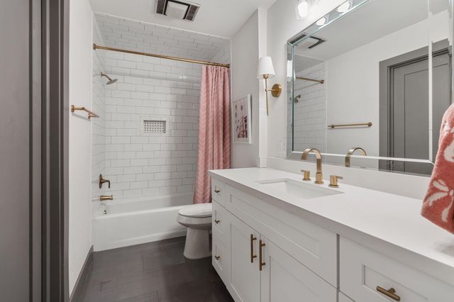 40 Wellington Court, Sugar Land, TX 77478