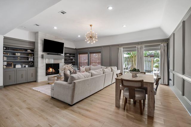 40 Wellington Court, Sugar Land, TX 77478