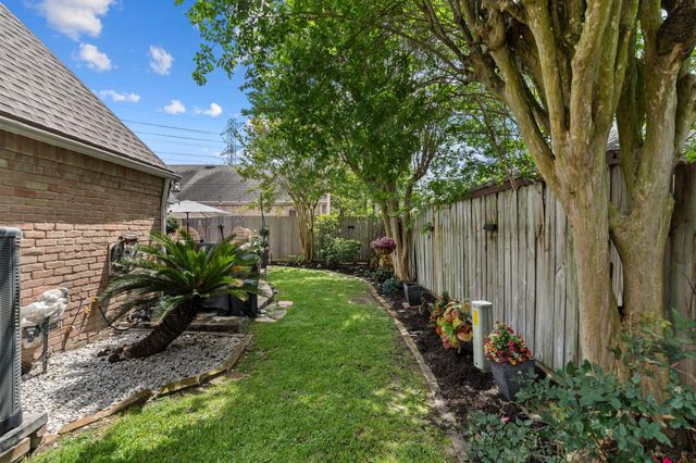 40 Wellington Court, Sugar Land, TX 77478