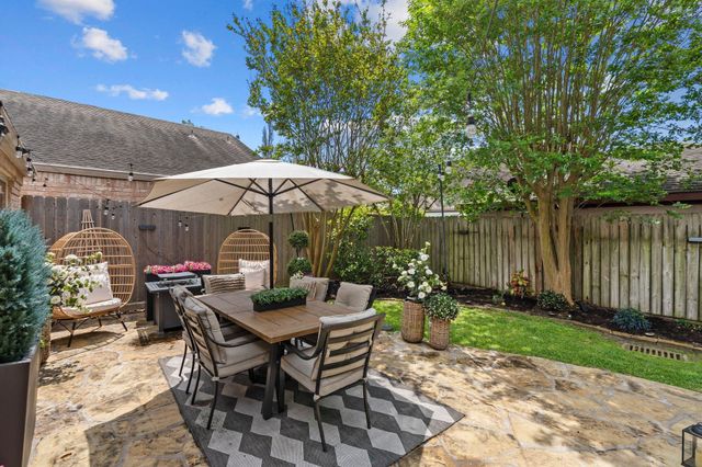 40 Wellington Court, Sugar Land, TX 77478