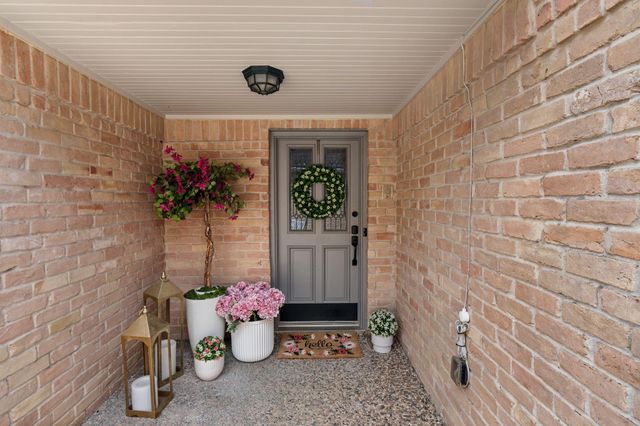 40 Wellington Court, Sugar Land, TX 77478