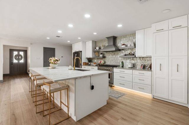 40 Wellington Court, Sugar Land, TX 77478