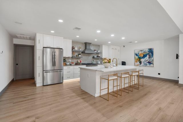 40 Wellington Court, Sugar Land, TX 77478