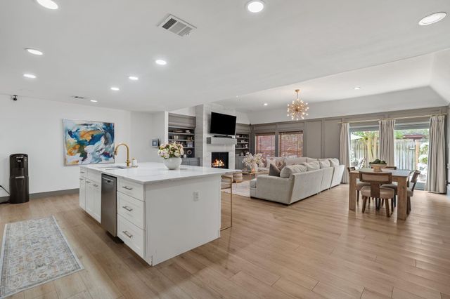 40 Wellington Court, Sugar Land, TX 77478