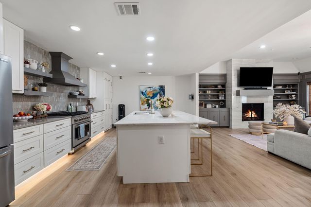 40 Wellington Court, Sugar Land, TX 77478