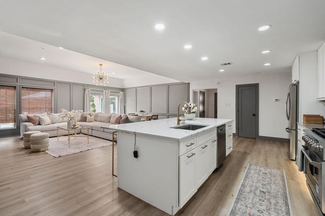 40 Wellington Court, Sugar Land, TX 77478