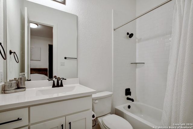 120 Wild Rose Hill, Boerne, TX 78006