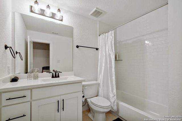 120 Wild Rose Hill, Boerne, TX 78006