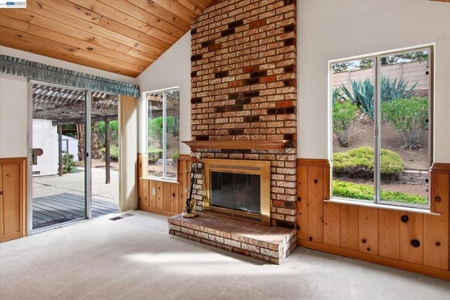 1152 Easley Dr, Clayton, CA 94517