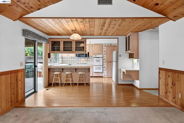 1152 Easley Dr, Clayton, CA 94517
