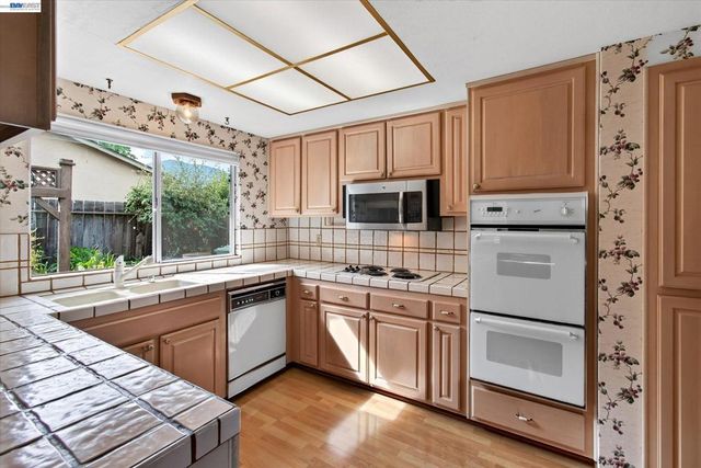 1152 Easley Dr, Clayton, CA 94517