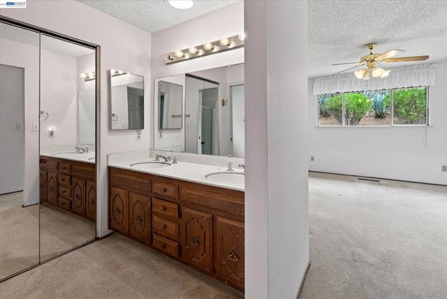 1152 Easley Dr, Clayton, CA 94517