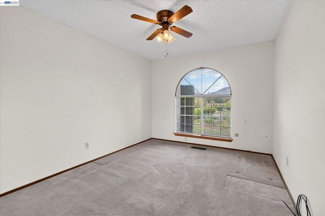1152 Easley Dr, Clayton, CA 94517