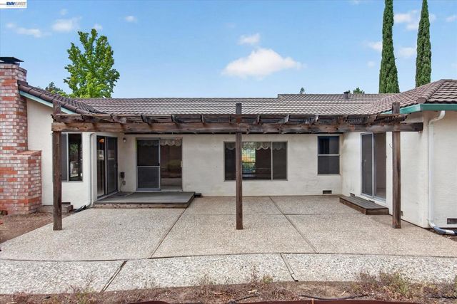 1152 Easley Dr, Clayton, CA 94517