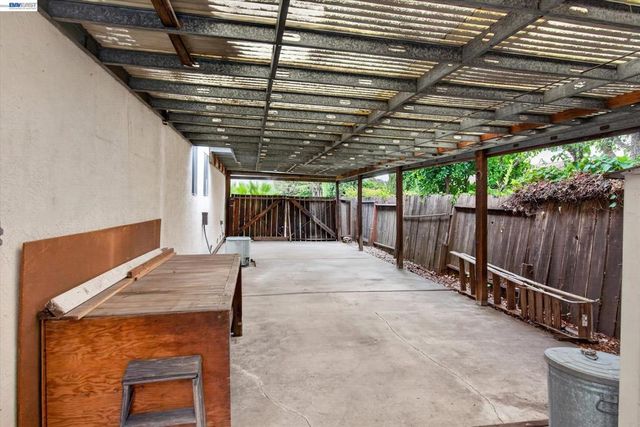1152 Easley Dr, Clayton, CA 94517