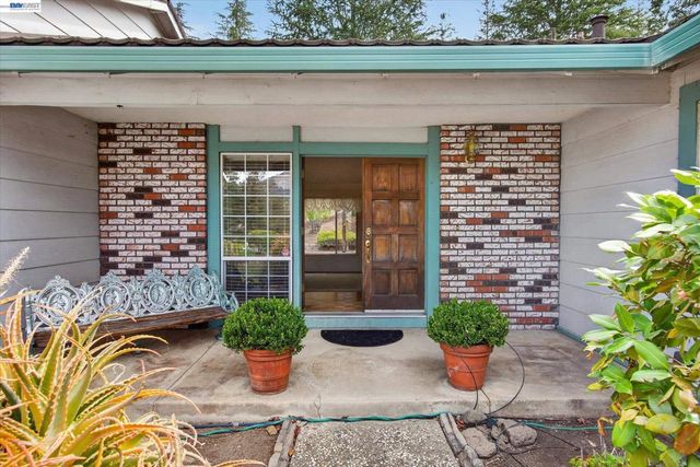 1152 Easley Dr, Clayton, CA 94517