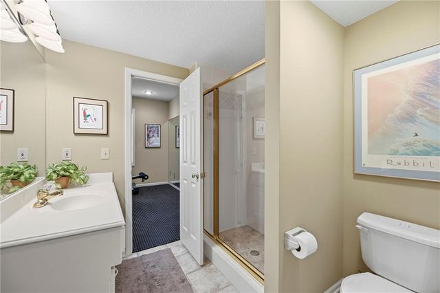 21304 E 37th Terrace Court S, Independence, MO 64057