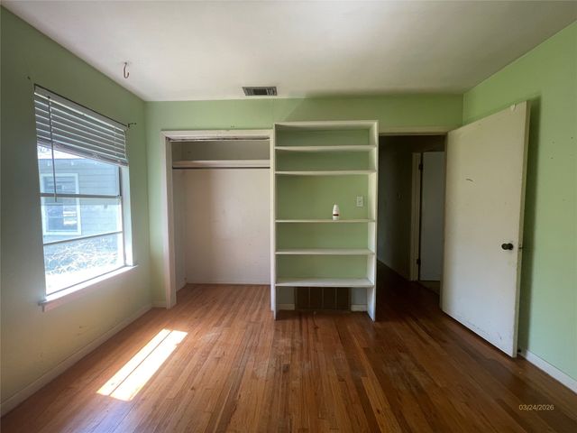 1100 Poe Street, Azle, TX 76020