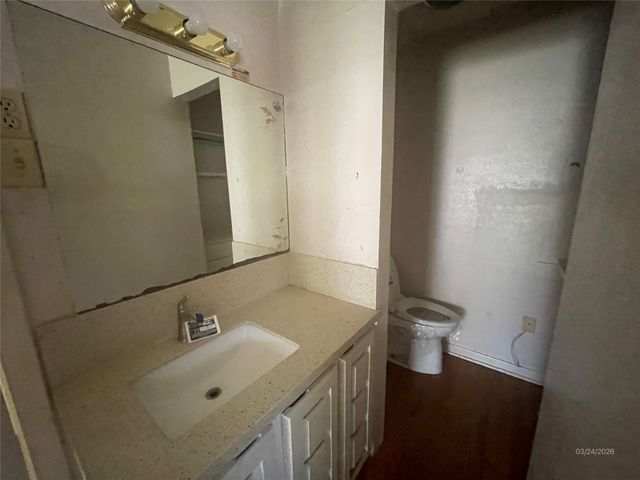 1100 Poe Street, Azle, TX 76020