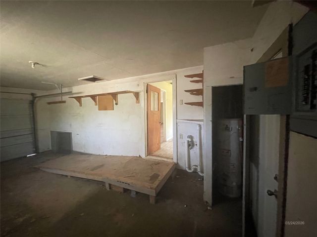 1100 Poe Street, Azle, TX 76020