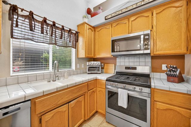 6113 Kifisia Way, Fair Oaks, CA 95628