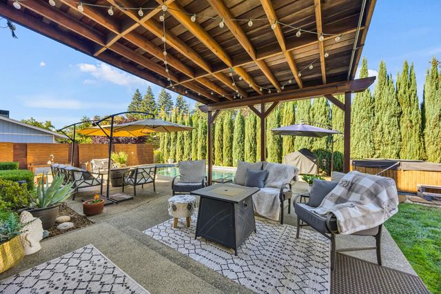 6113 Kifisia Way, Fair Oaks, CA 95628