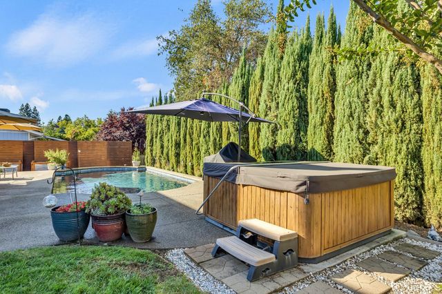 6113 Kifisia Way, Fair Oaks, CA 95628