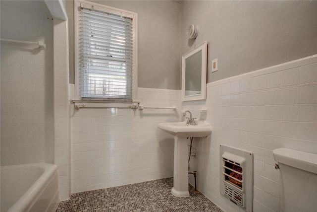 3006 Fruth ST, Austin, TX 78705