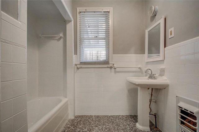 3006 Fruth ST, Austin, TX 78705