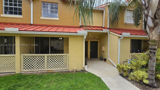 18332 NW 68th Ave H, Hialeah, FL 33015