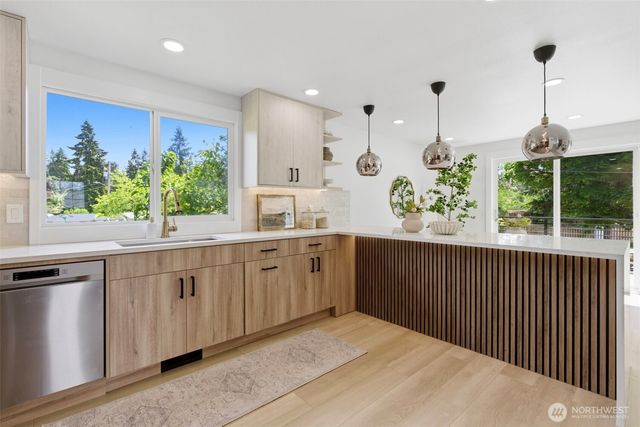 814 NE 185th Street, Shoreline, WA 98155