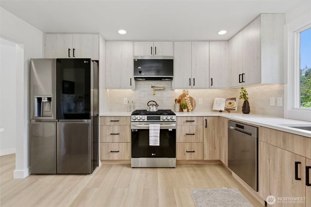 814 NE 185th Street, Shoreline, WA 98155