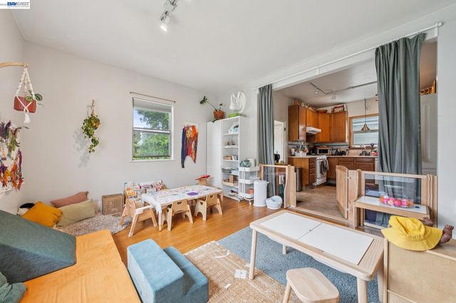 5227 LOCKSLEY AVENUE, Oakland, CA 94618