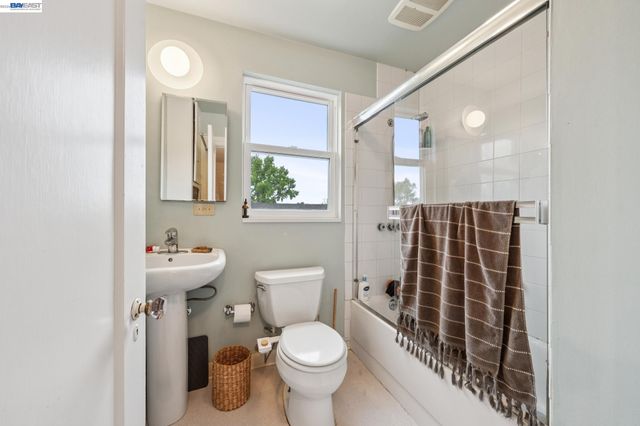 5227 LOCKSLEY AVENUE, Oakland, CA 94618