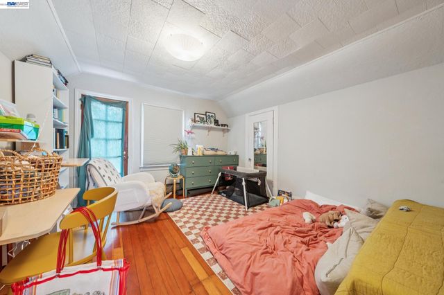 5227 LOCKSLEY AVENUE, Oakland, CA 94618