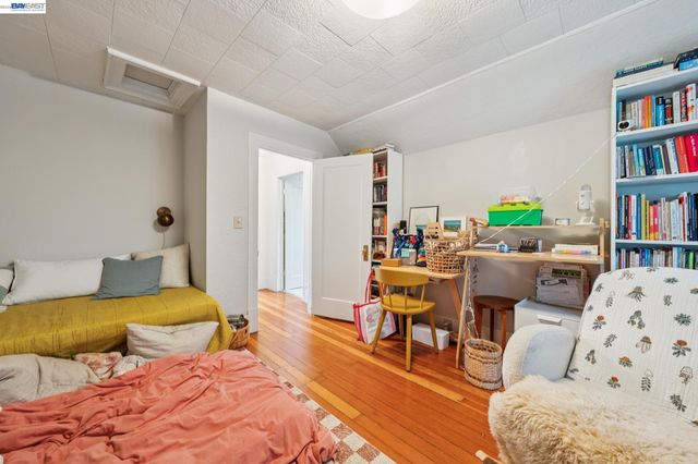 5227 LOCKSLEY AVENUE, Oakland, CA 94618