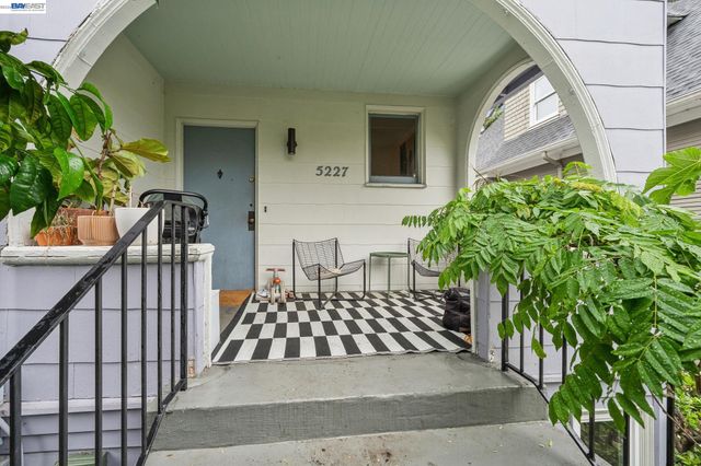 5227 LOCKSLEY AVENUE, Oakland, CA 94618